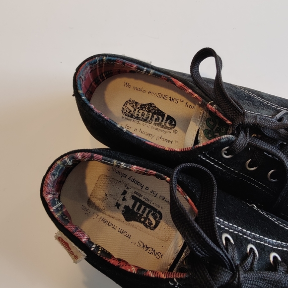 Simple Women's Suede Sneakers - Picture 8 of 8